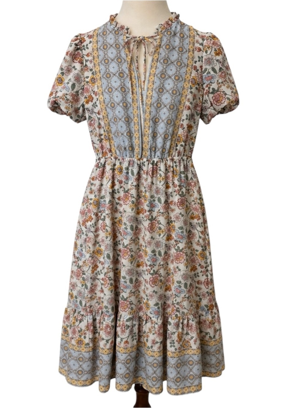 Monteau Los Angeles Multicolored Short Sleeve Floral Midi Dress Cinched Size XS